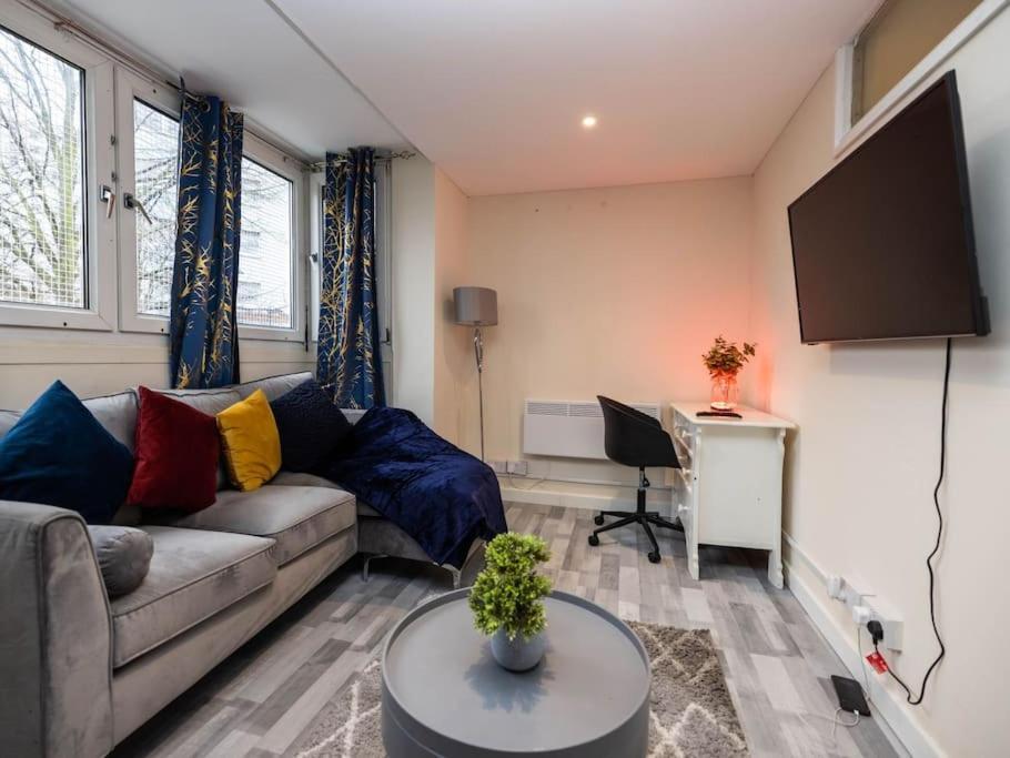 1 Bedroom-Sofabed-Worktable-4-Wifi-Parking London Luaran gambar