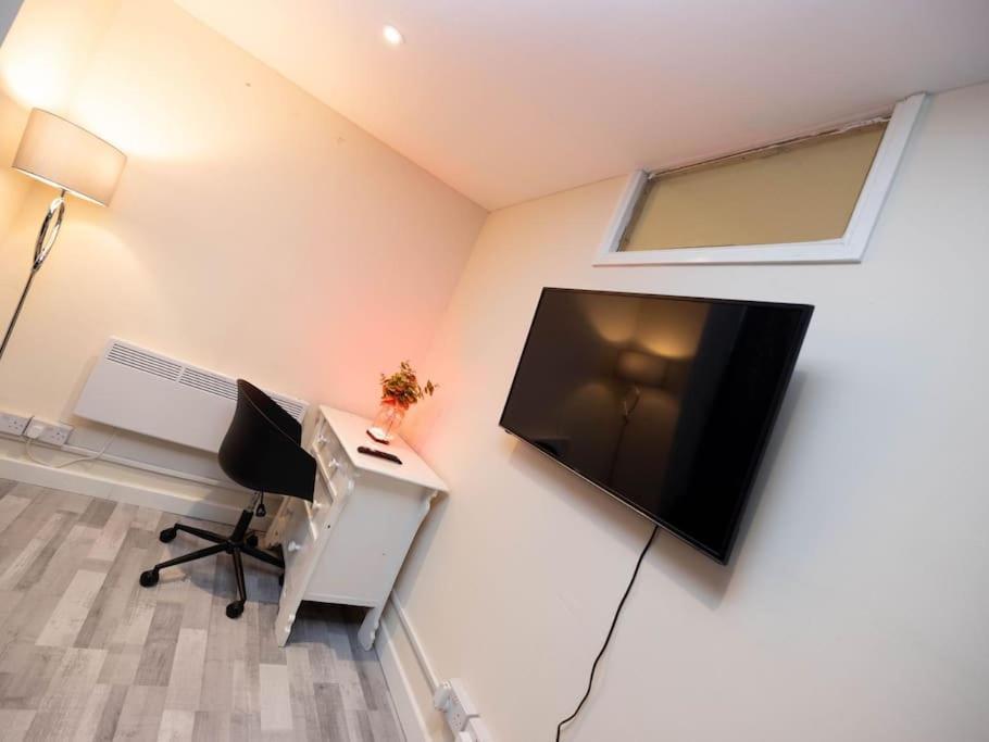 1 Bedroom-Sofabed-Worktable-4-Wifi-Parking London Luaran gambar
