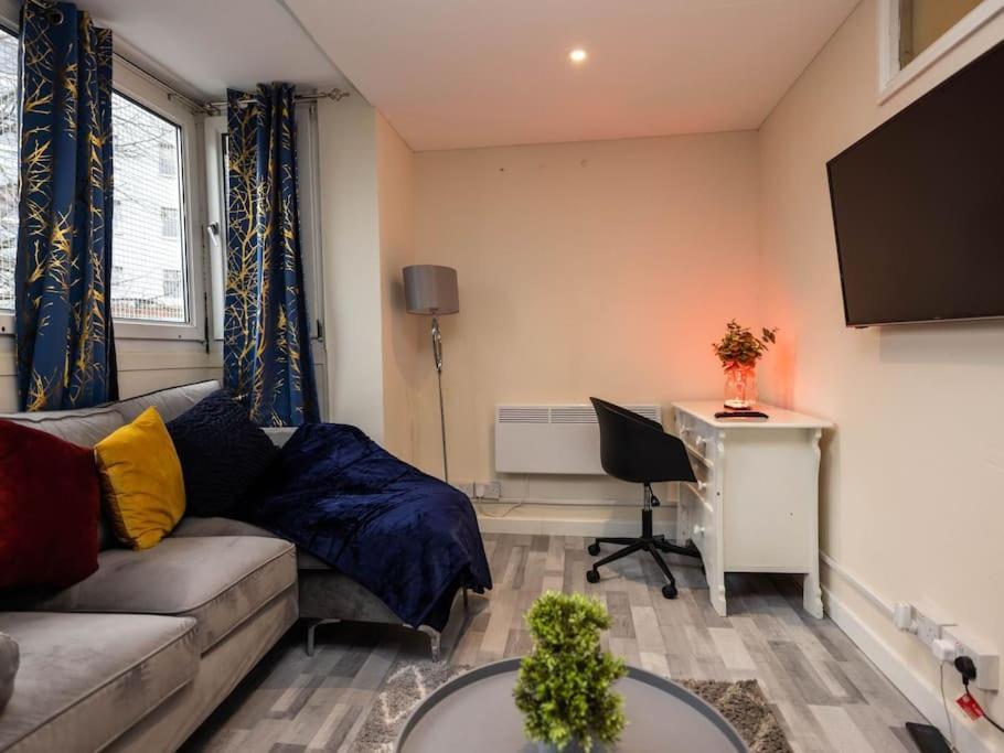 1 Bedroom-Sofabed-Worktable-4-Wifi-Parking London Luaran gambar